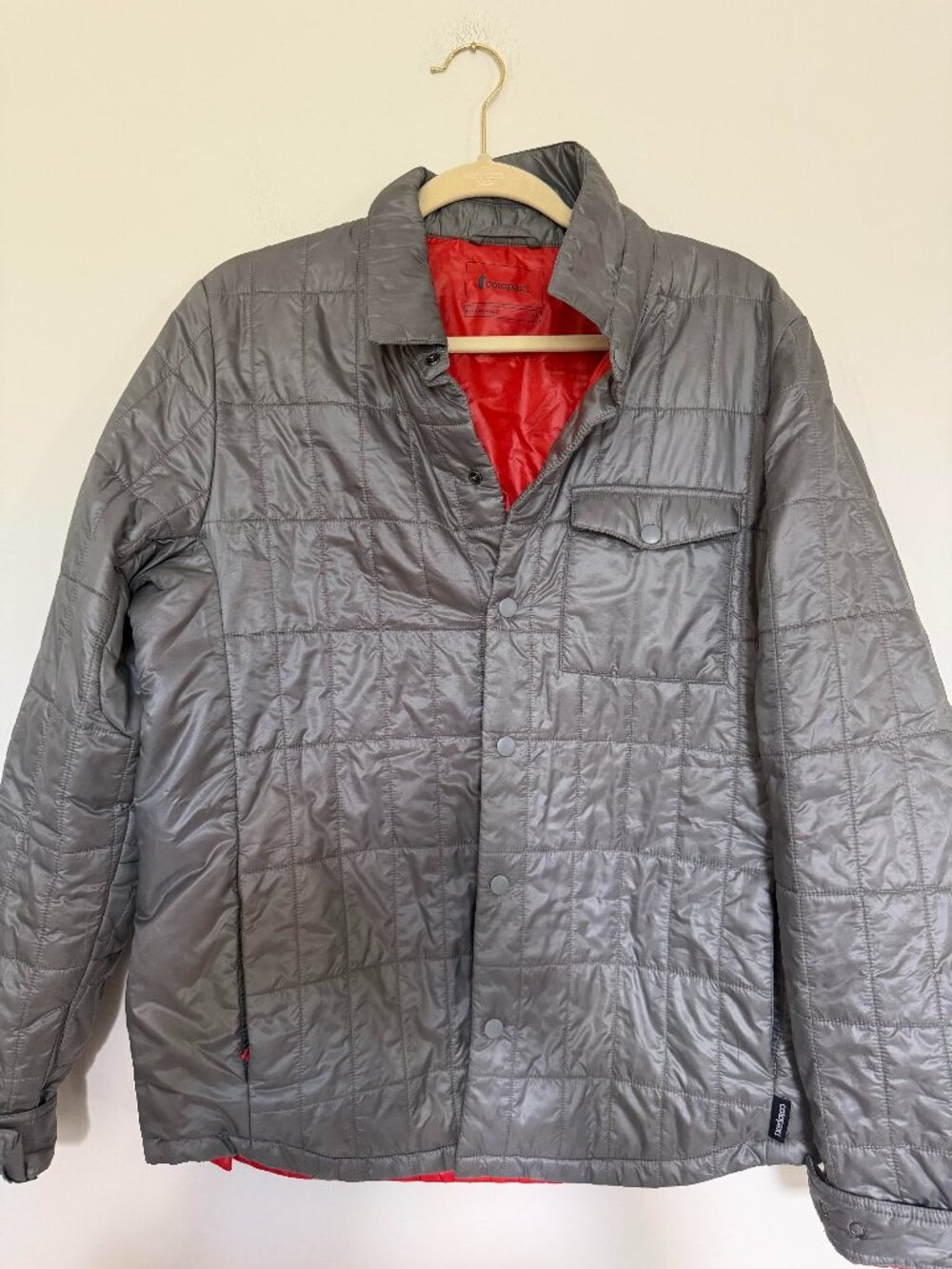 Cotopaxi Kusa Insulated Quilted Shirt Jacket Outdoor Gorpcore Gray Red - Medium